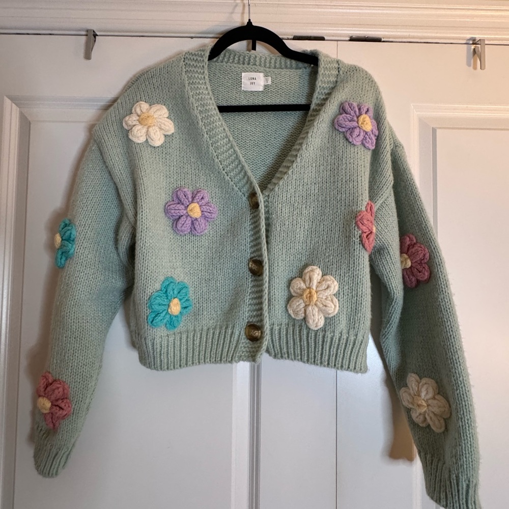 Luna Ivy Cardigan Sweater Green Floral Long Sleeve 3D Flowers Cropped Small‎